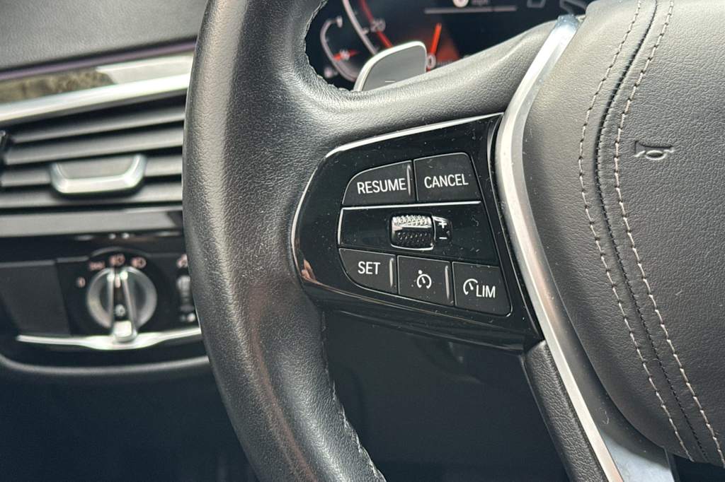 Thumbnail: 2021 BMW 5 Series - 29