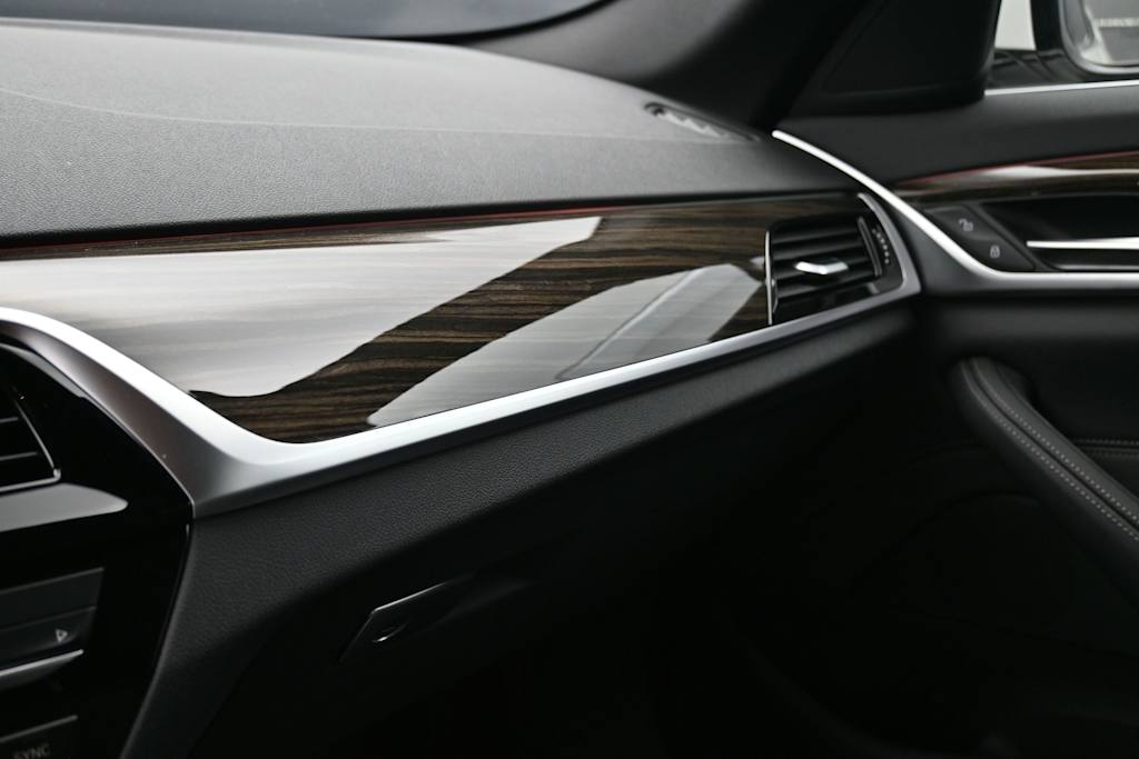 Thumbnail: 2023 BMW 5 Series - 21
