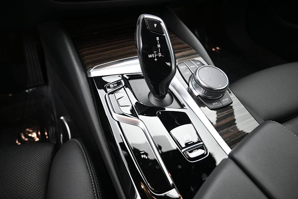 Thumbnail: 2023 BMW 5 Series - 11