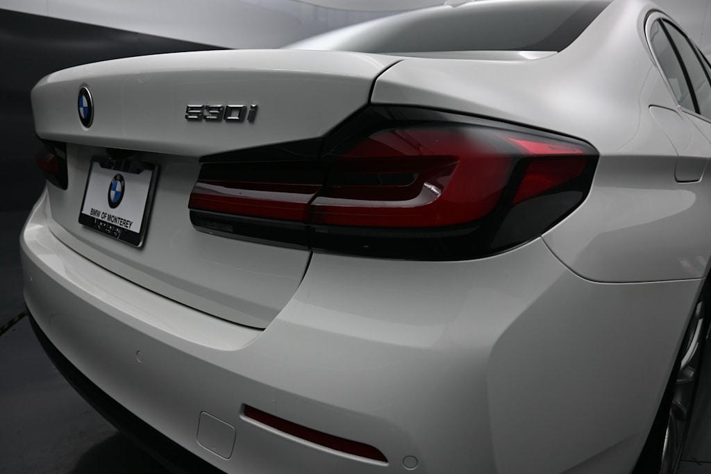 Thumbnail: 2023 BMW 5 Series - 24