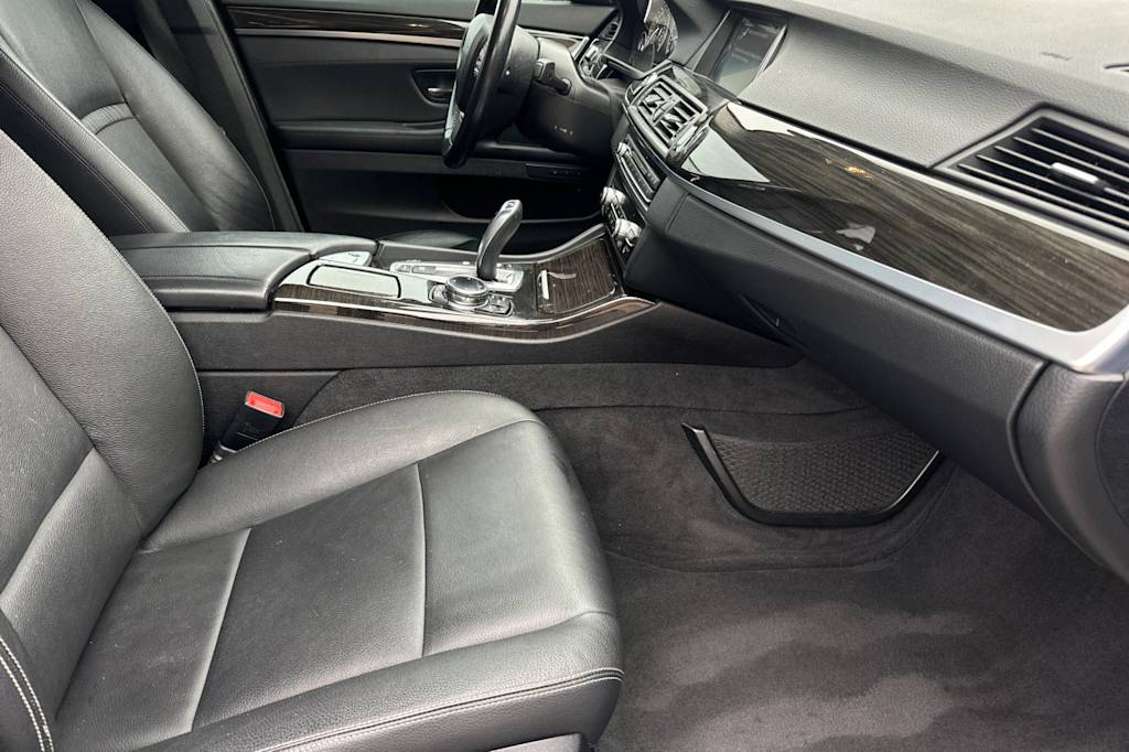 Thumbnail: 2014 BMW 5 Series - 10