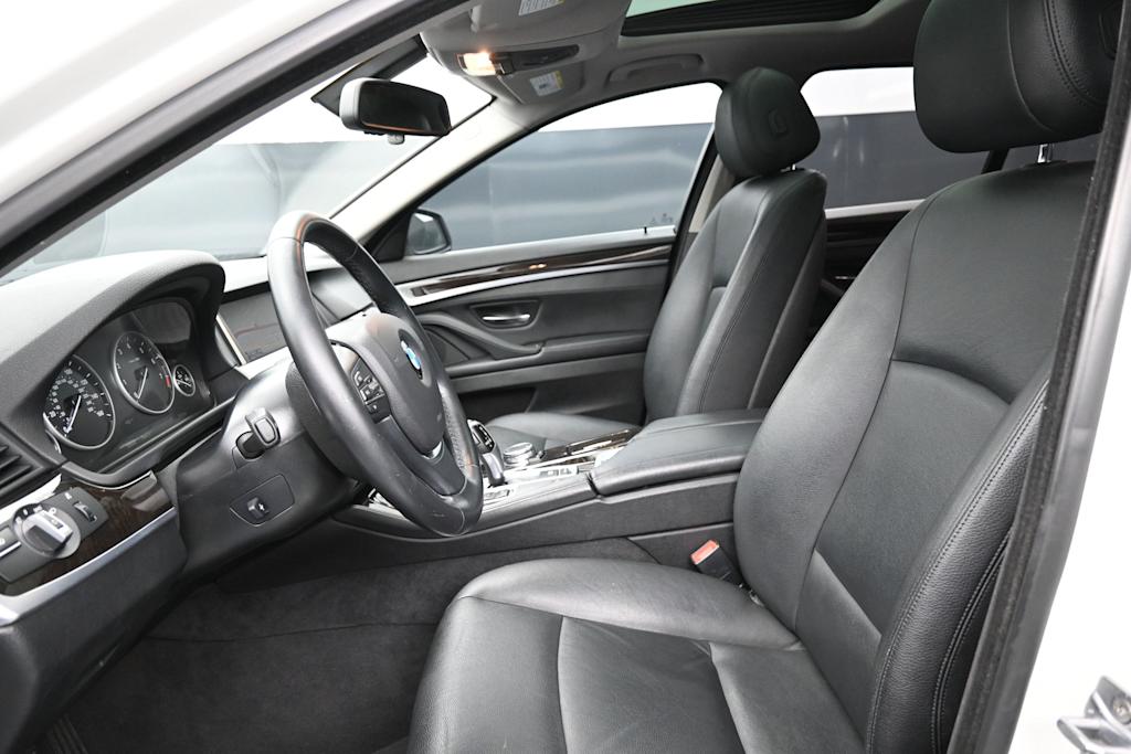 Thumbnail: 2015 BMW 5 Series - 8