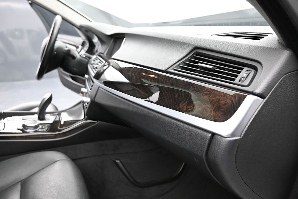 Thumbnail: 2015 BMW 5 Series - 7