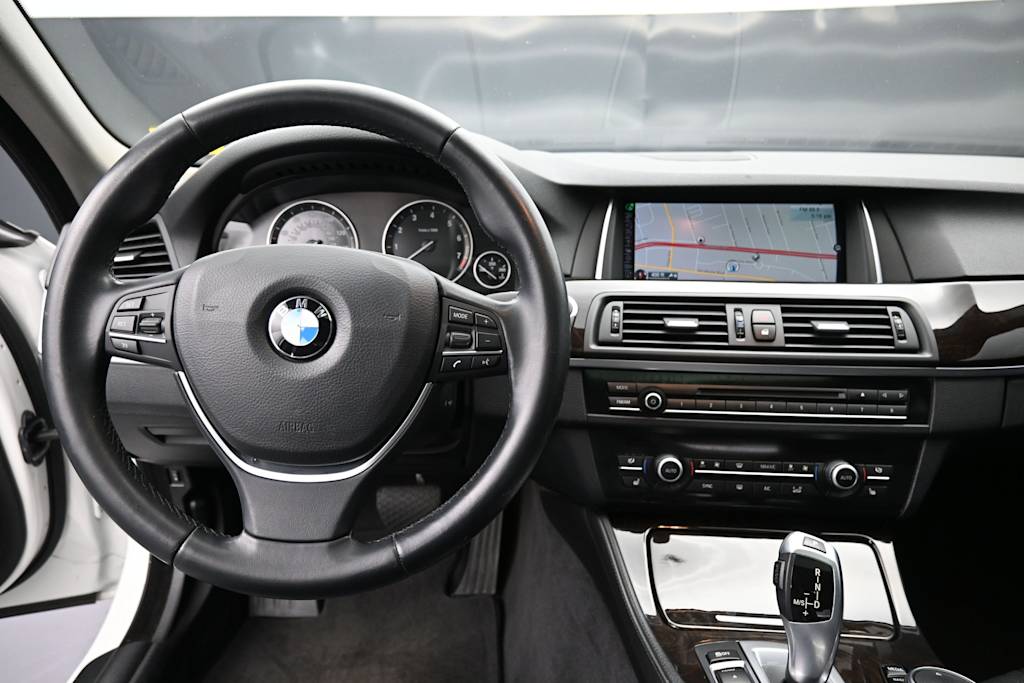 Thumbnail: 2015 BMW 5 Series - 2