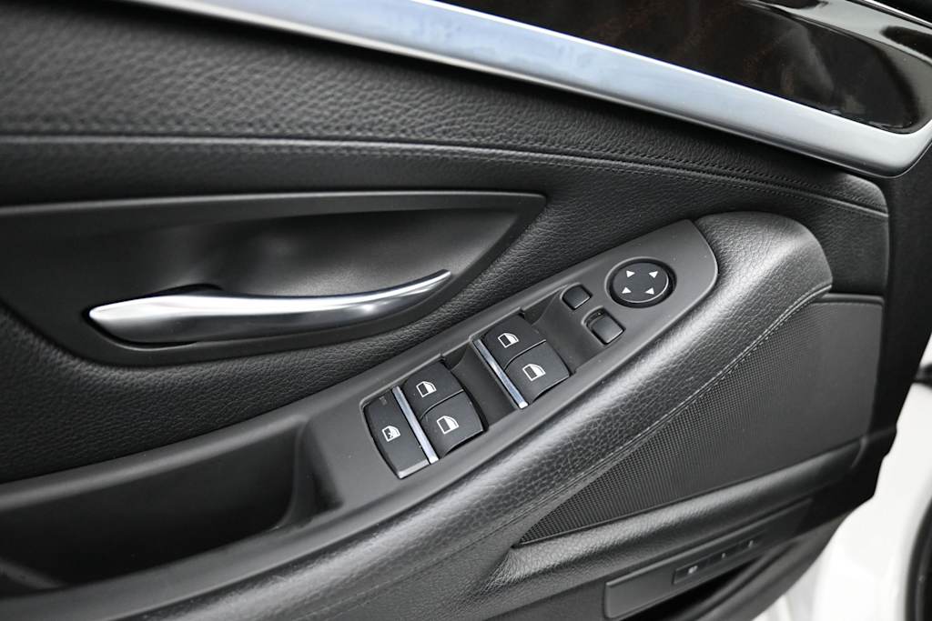 Thumbnail: 2015 BMW 5 Series - 16