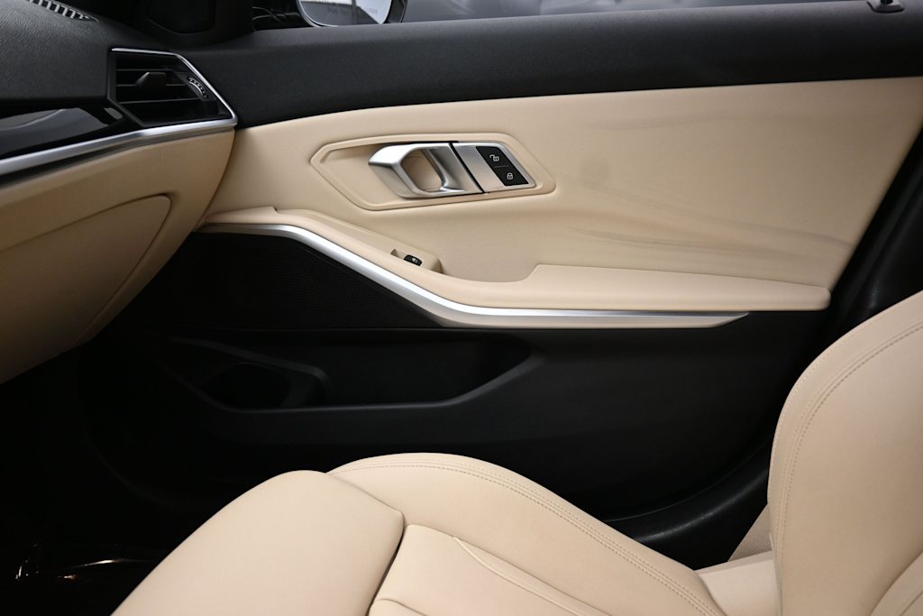 Thumbnail: 2019 BMW 3 Series - 24