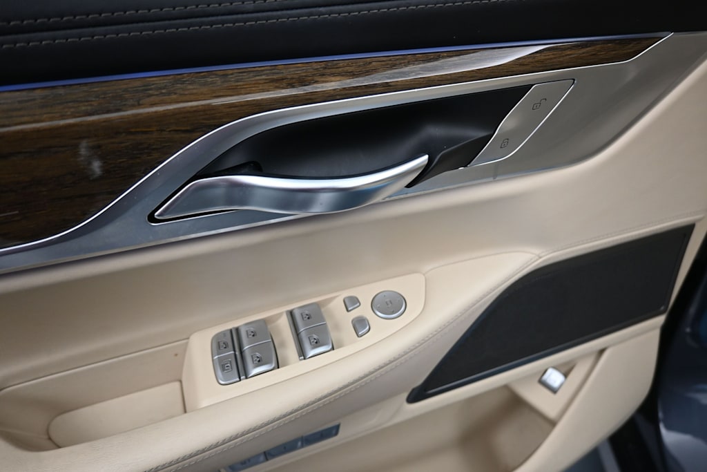 Thumbnail: 2016 BMW 7 Series - 18