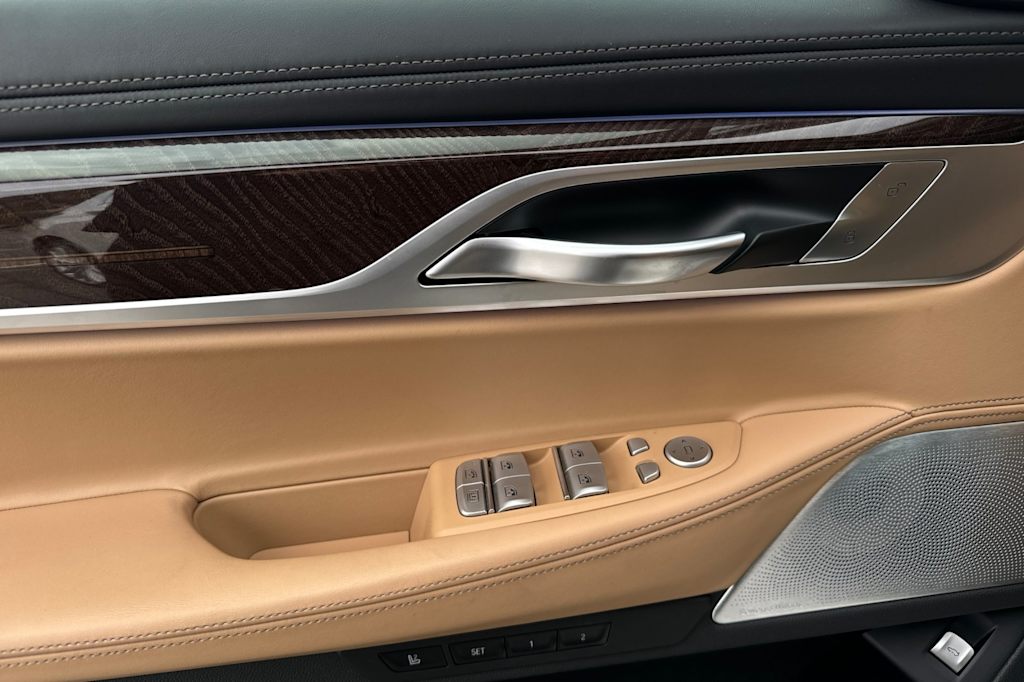 Thumbnail: 2020 BMW 7 Series - 19