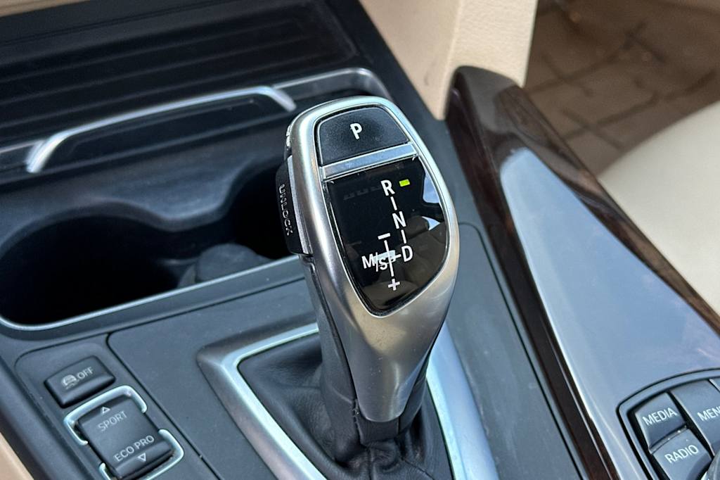 Thumbnail: 2016 BMW 3 Series - 14