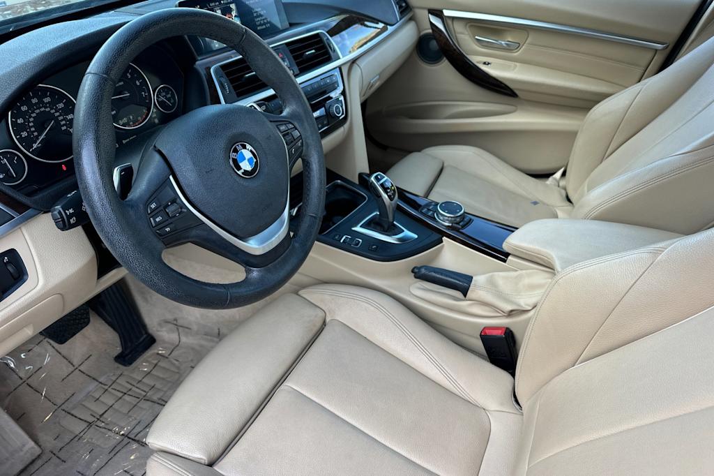 Thumbnail: 2016 BMW 3 Series - 9