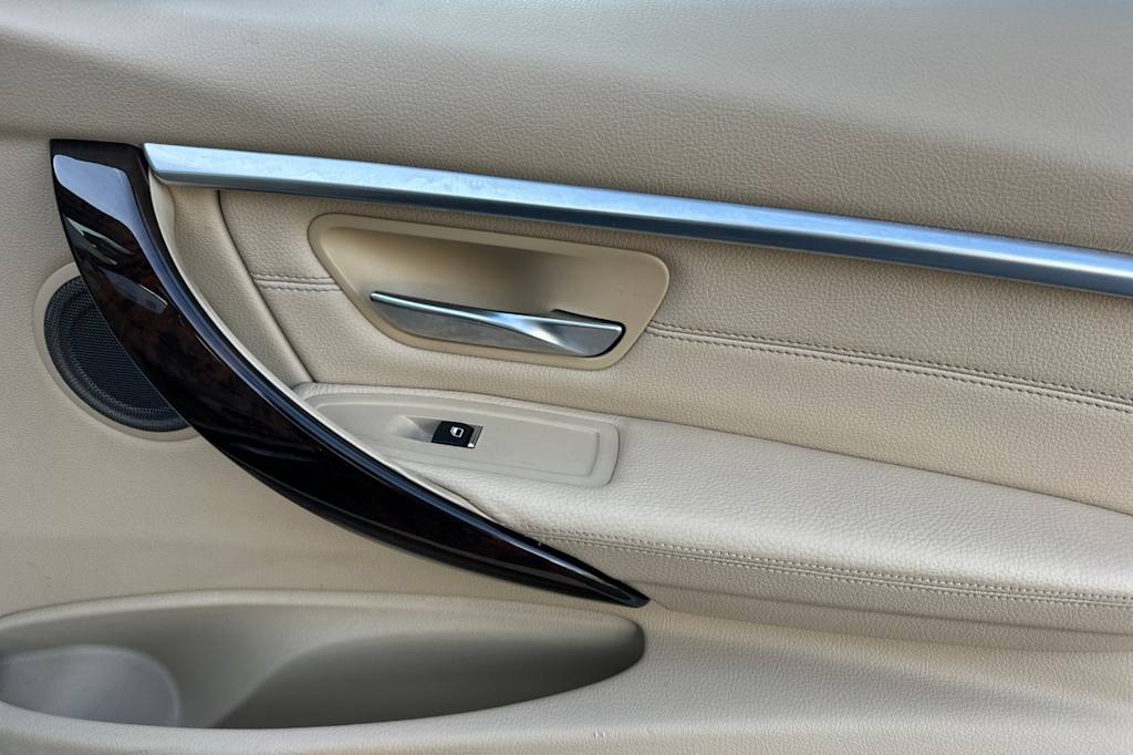 Thumbnail: 2016 BMW 3 Series - 7