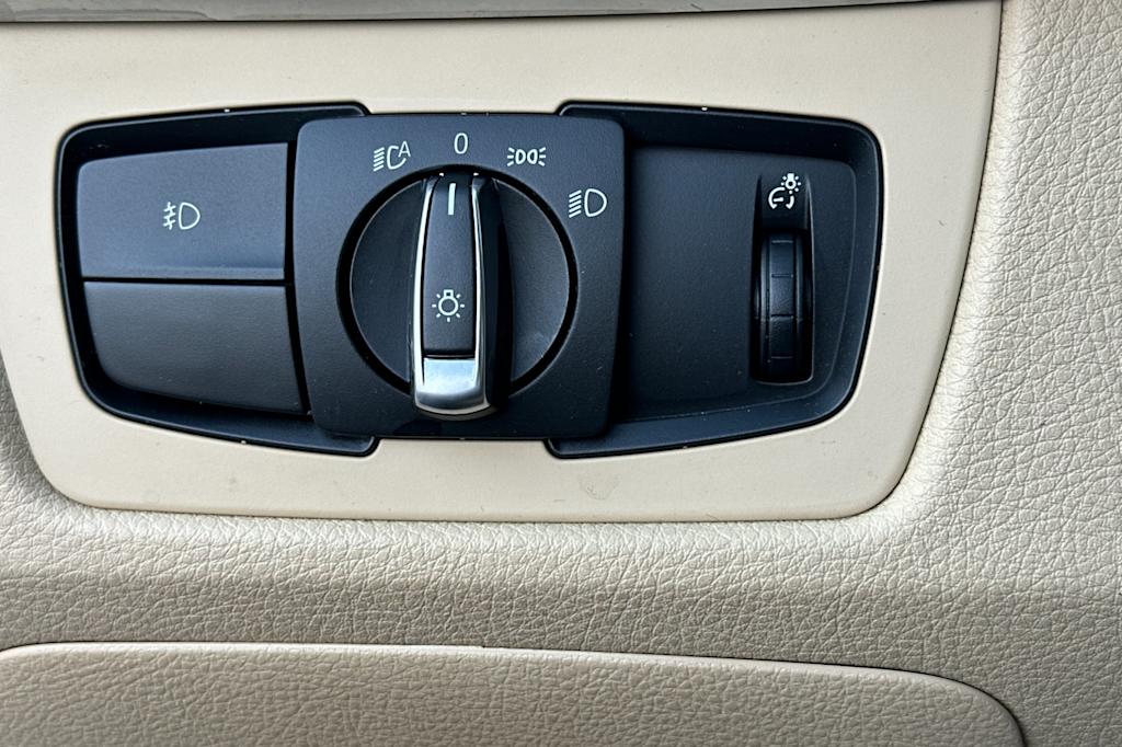 Thumbnail: 2016 BMW 3 Series - 33