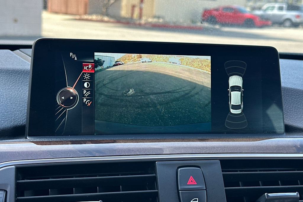 Thumbnail: 2016 BMW 3 Series - 26