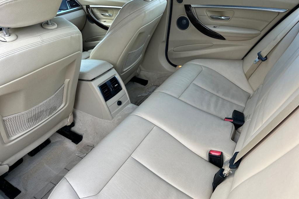 Thumbnail: 2016 BMW 3 Series - 10