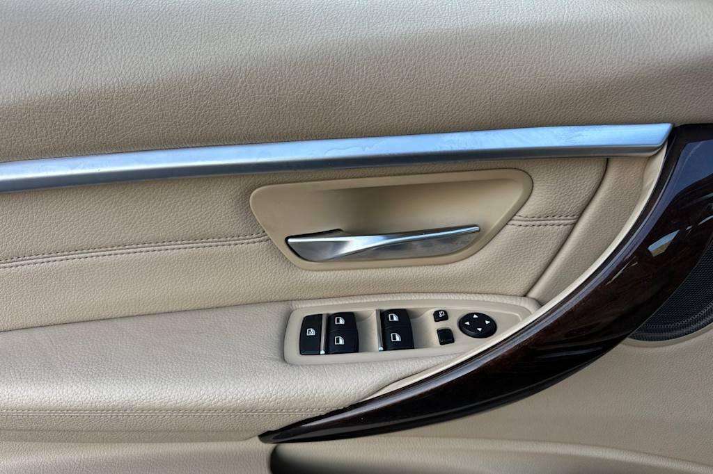 Thumbnail: 2016 BMW 3 Series - 20