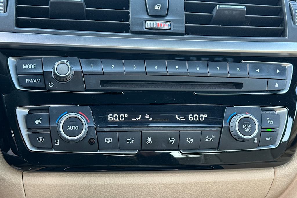 Thumbnail: 2016 BMW 3 Series - 27