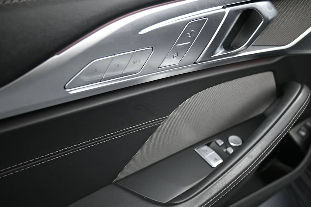 Thumbnail: 2023 BMW 8 Series - 16