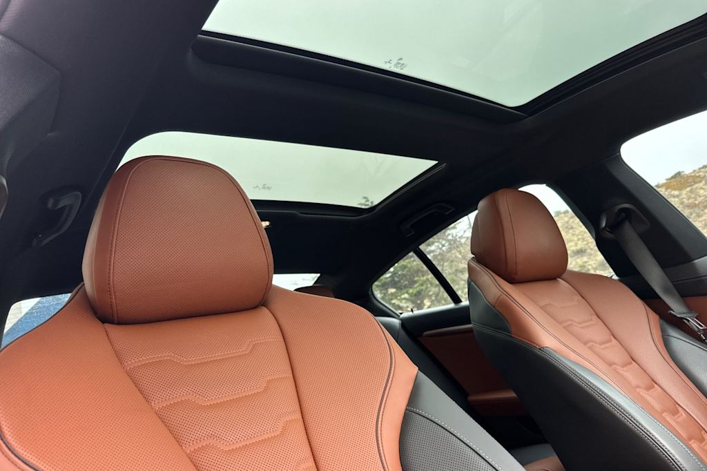 Thumbnail: 2023 BMW 8 Series - 23