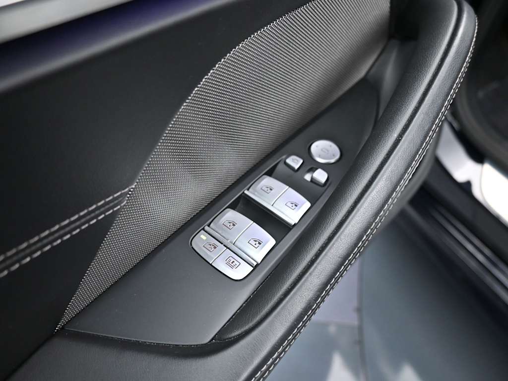 Thumbnail: 2023 BMW 8 Series - 15