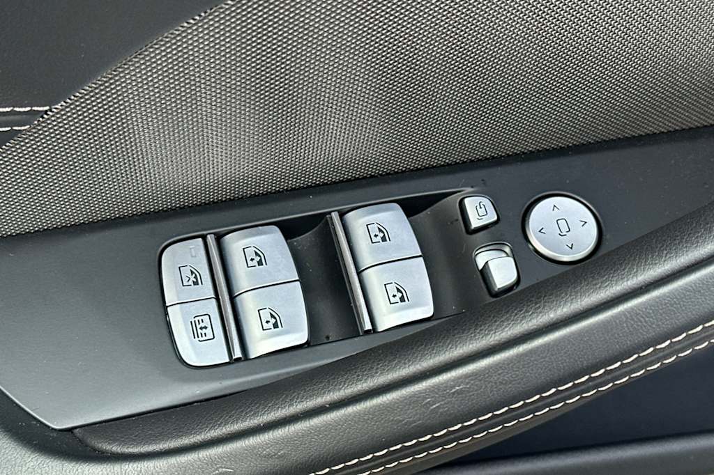 Thumbnail: 2025 BMW 8 Series - 22