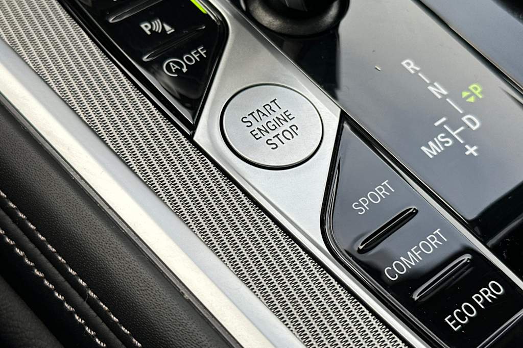 Thumbnail: 2025 BMW 8 Series - 16