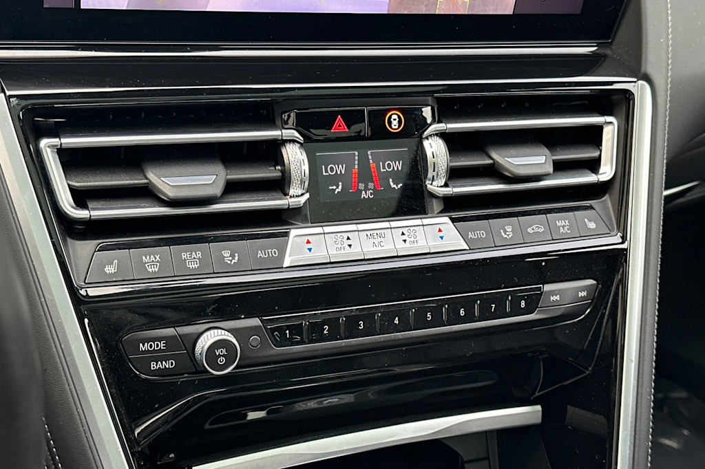 Thumbnail: 2025 BMW 8 Series - 28