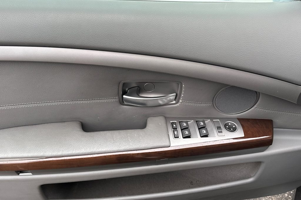 Thumbnail: 2006 BMW 7 Series - 20