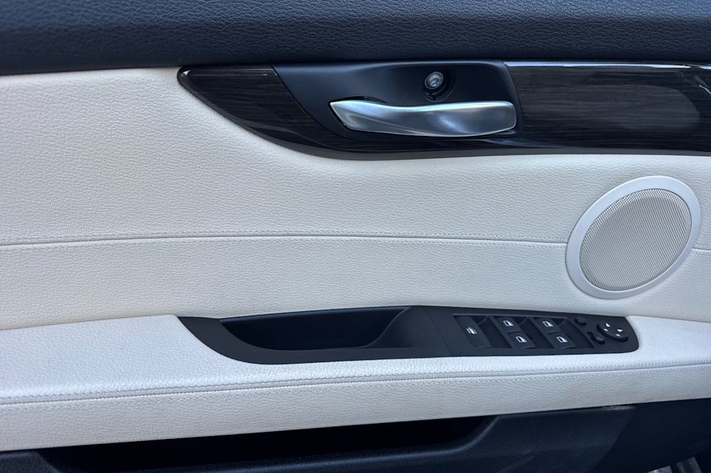 Thumbnail: 2015 BMW Z4 - 21