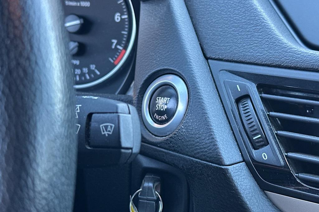 Thumbnail: 2015 BMW X1 - 26