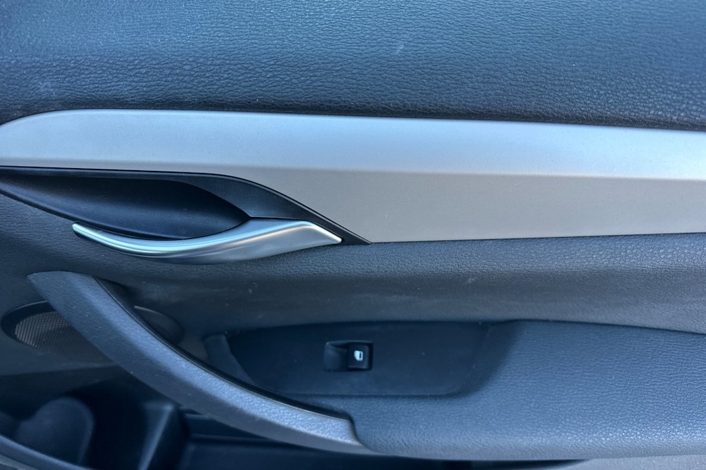 Thumbnail: 2015 BMW X1 - 24