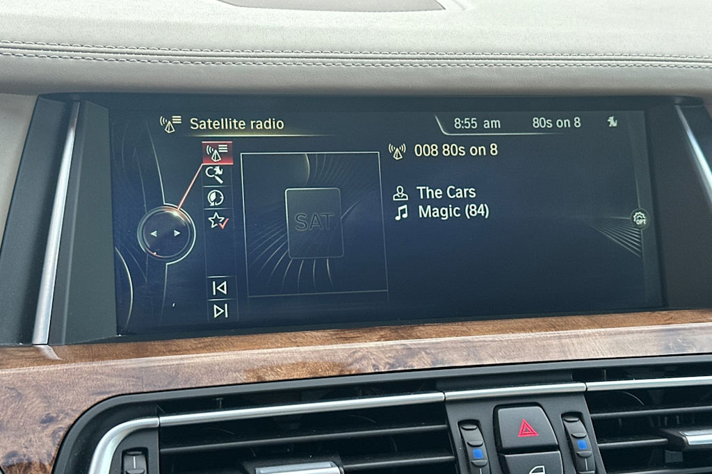 Thumbnail: 2013 BMW 7 Series - 13