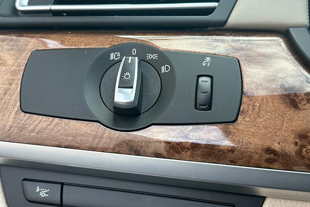 Thumbnail: 2013 BMW 7 Series - 32