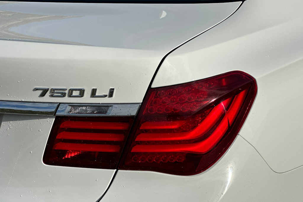 Thumbnail: 2013 BMW 7 Series - 33