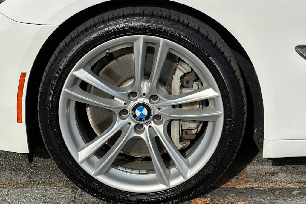 Thumbnail: 2013 BMW 7 Series - 8