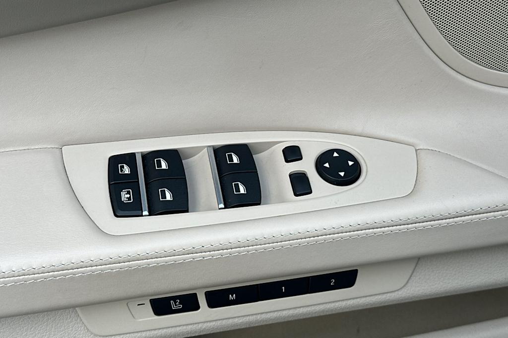 Thumbnail: 2013 BMW 7 Series - 20