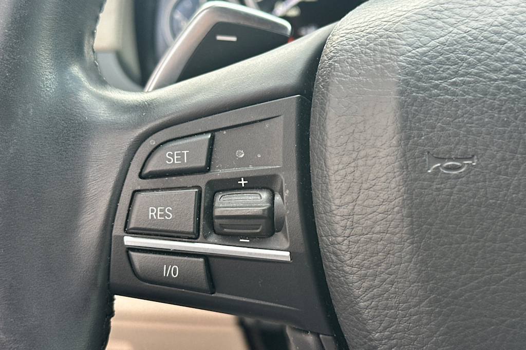 Thumbnail: 2013 BMW 7 Series - 29