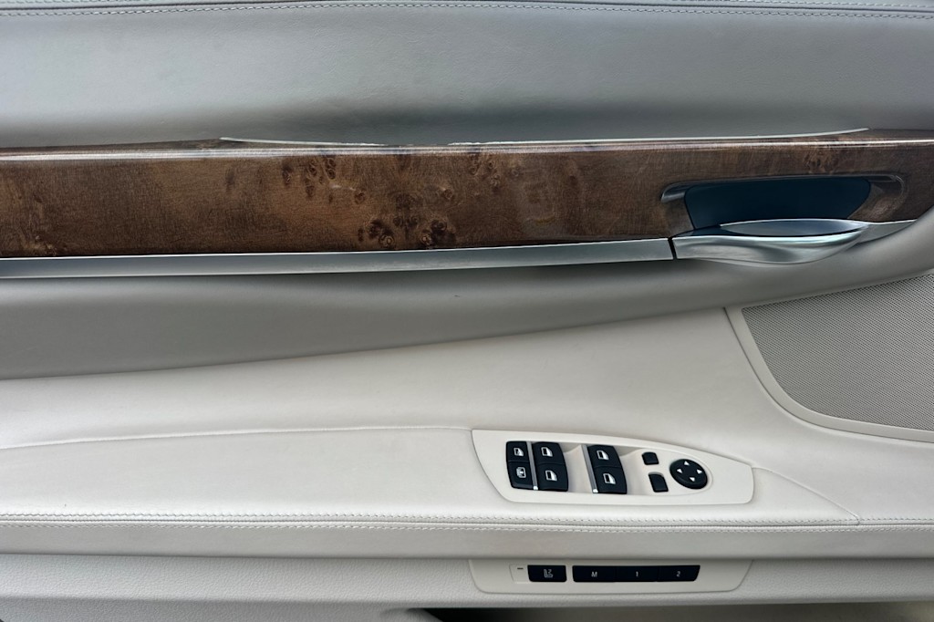 Thumbnail: 2013 BMW 7 Series - 7