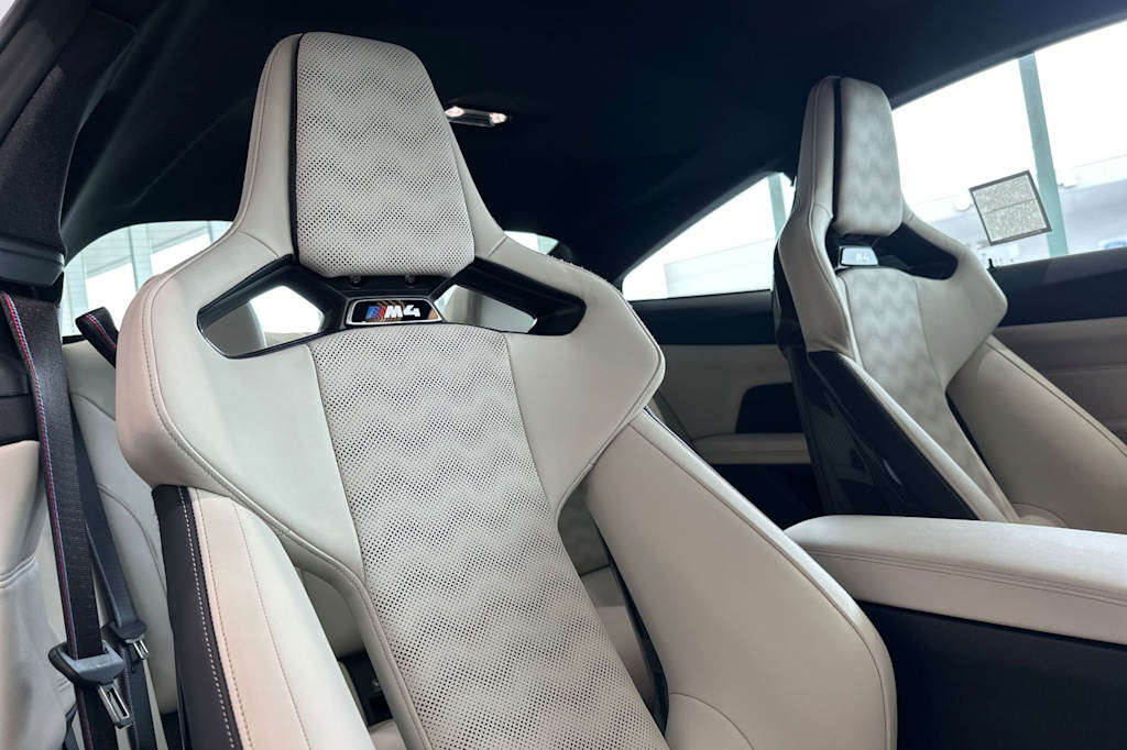 Thumbnail: 2025 BMW M4 - 13