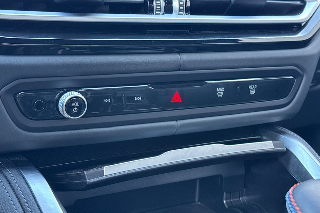 Thumbnail: 2023 BMW M3 - 27