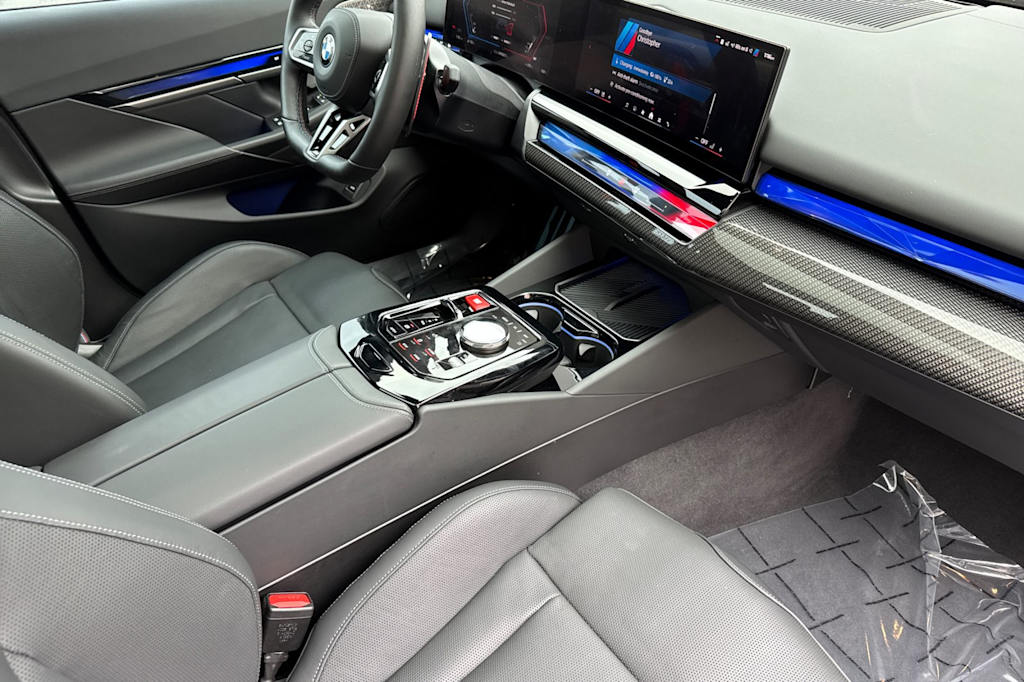 Thumbnail: 2025 BMW M5 - 12