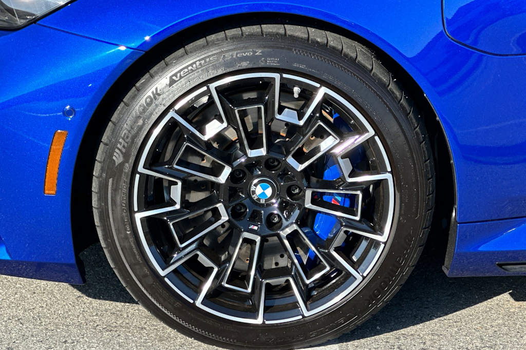 Thumbnail: 2025 BMW M5 - 8