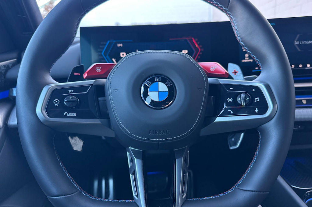 Thumbnail: 2025 BMW M5 - 14