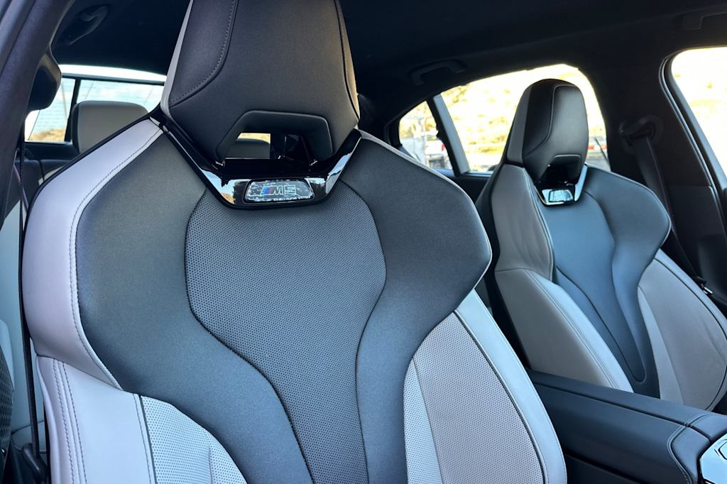 Thumbnail: 2025 BMW M5 - 11