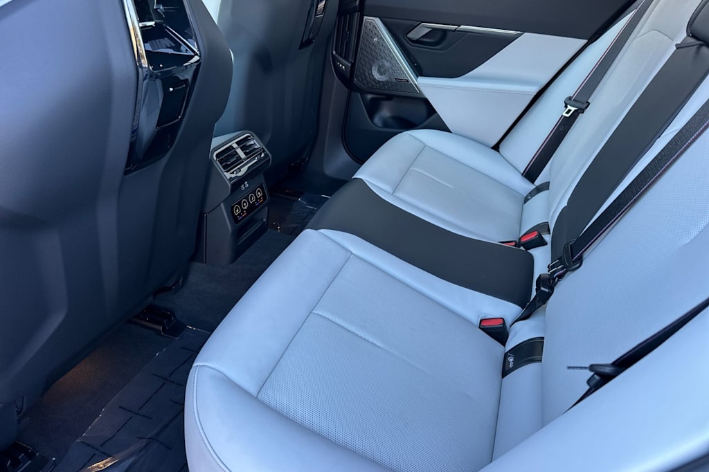 Thumbnail: 2025 BMW M5 - 12