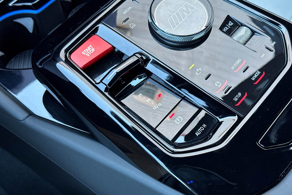 Thumbnail: 2025 BMW M5 - 14