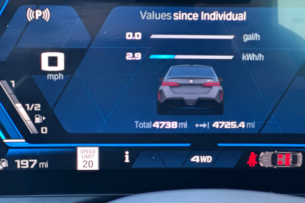 Thumbnail: 2025 BMW M5 - 32