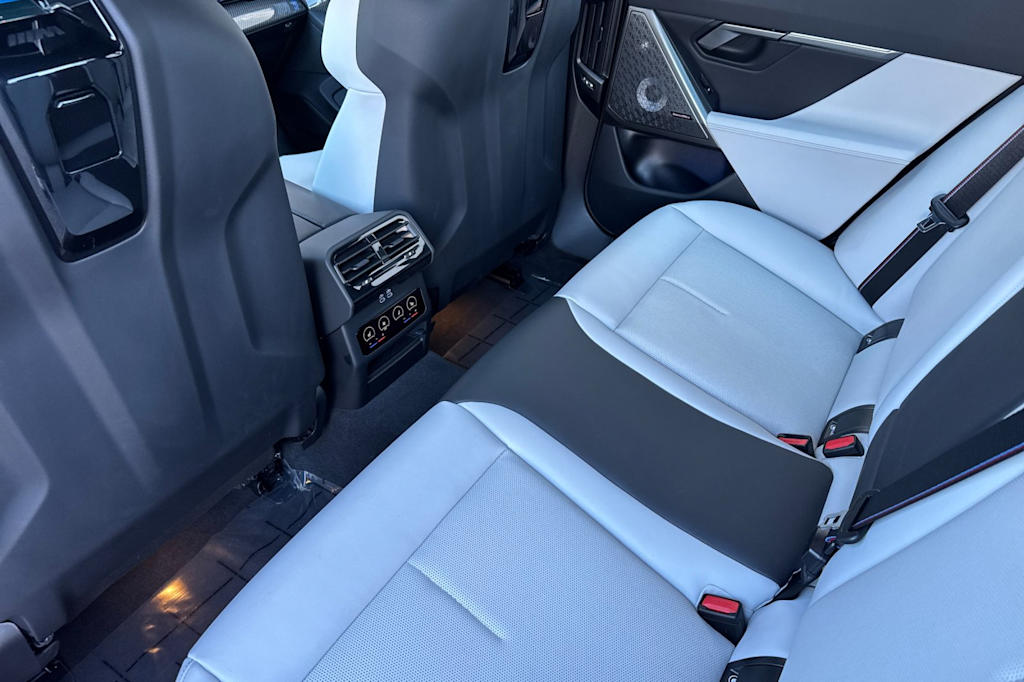 Thumbnail: 2025 BMW M5 - 10