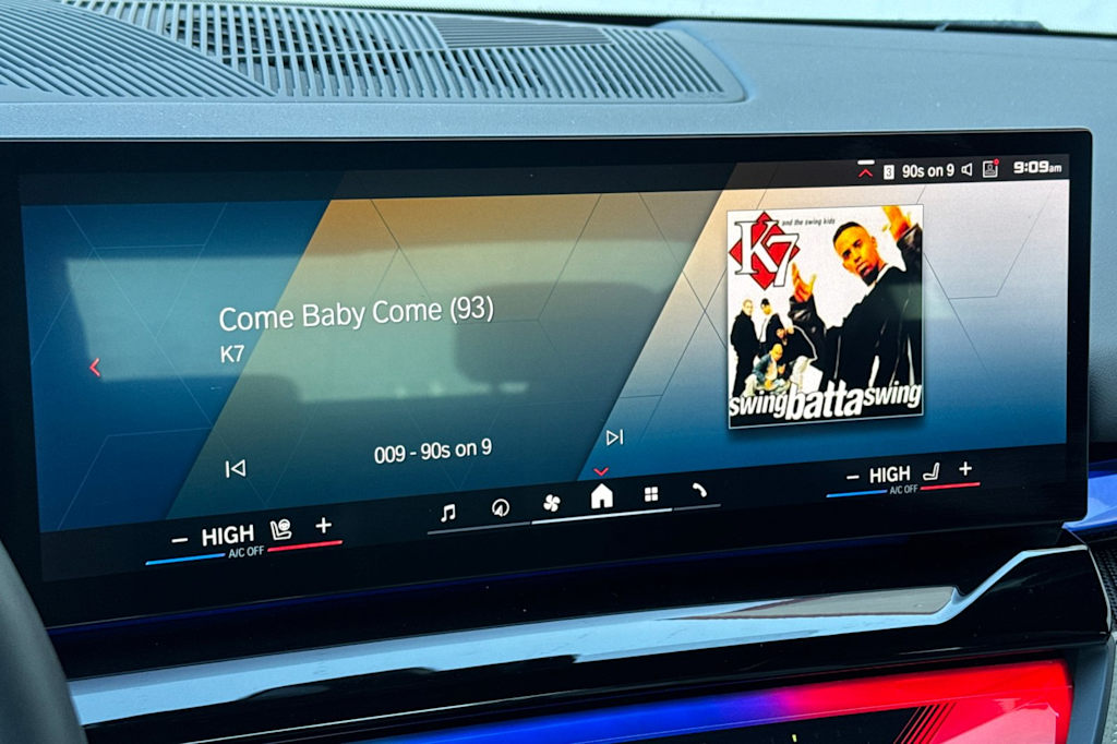 Thumbnail: 2025 BMW M5 - 13