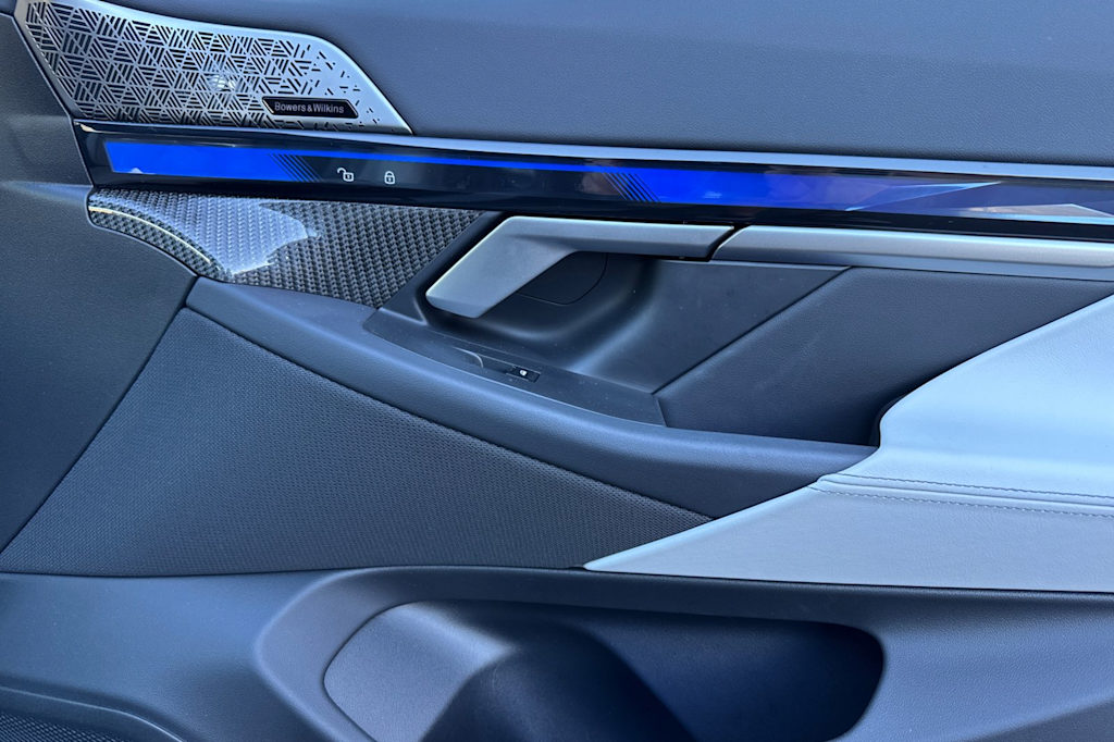 Thumbnail: 2025 BMW M5 - 24