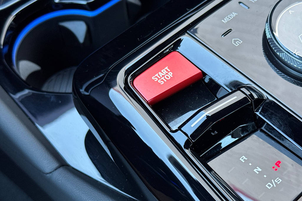 Thumbnail: 2025 BMW M5 - 28